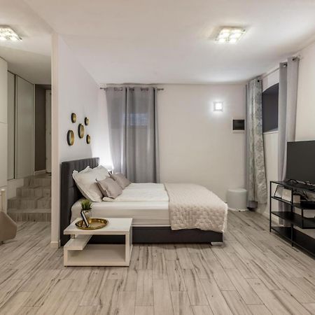 Apartments And Rooms Villa Lina Split Ngoại thất bức ảnh