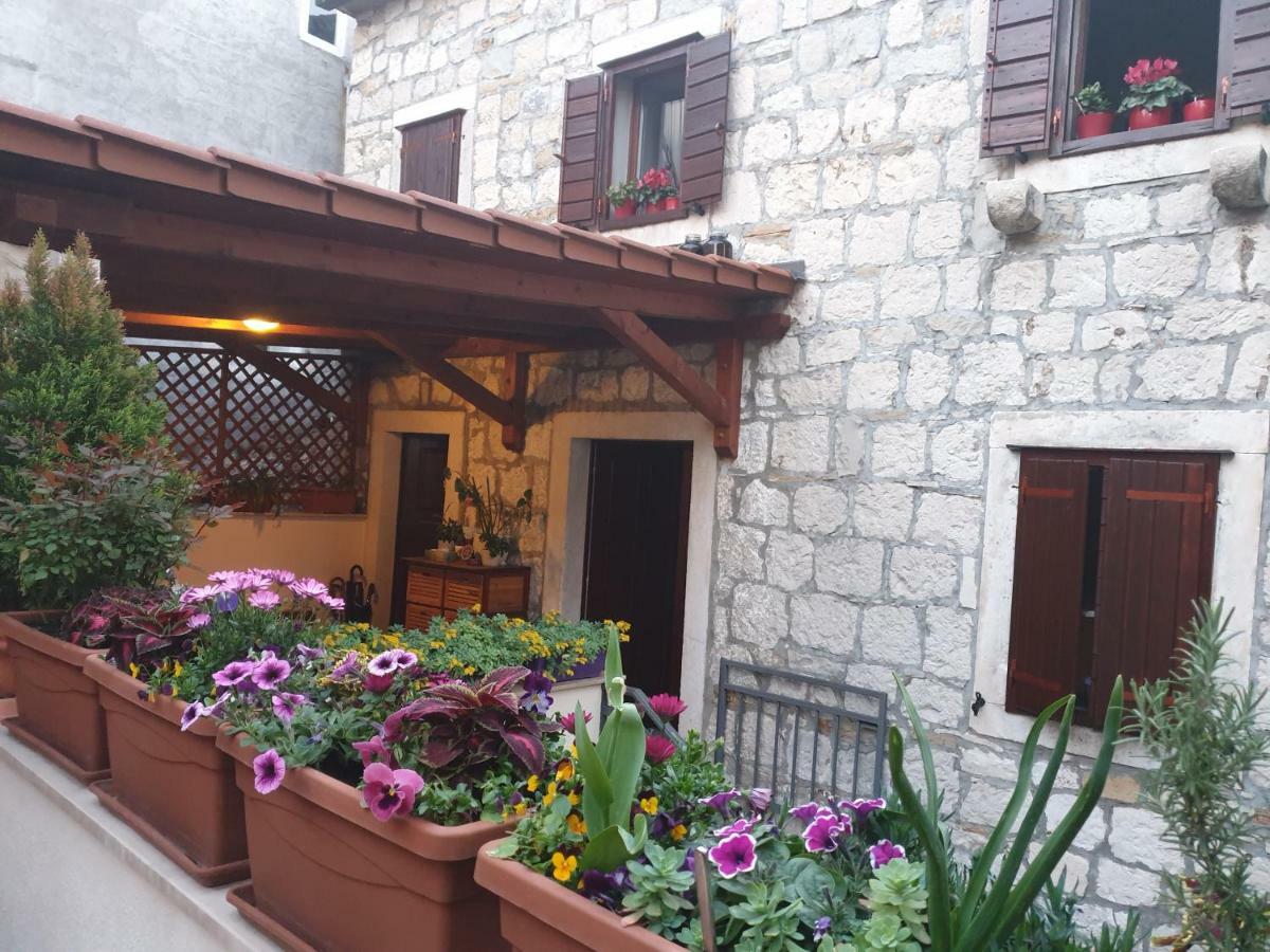 Apartments And Rooms Villa Lina Split Ngoại thất bức ảnh